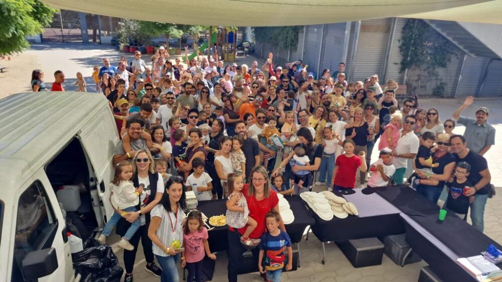 Show cooking paella